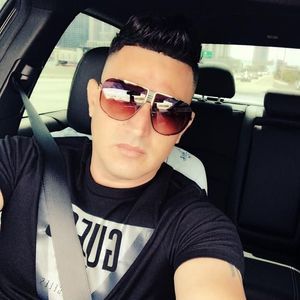 Meet your Posher, Larry